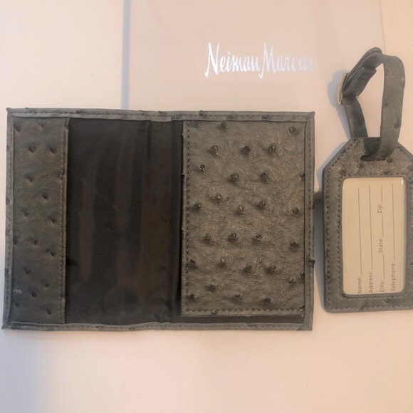 Faux Ostrich Passport/Bagtag - Picture 2 of 3